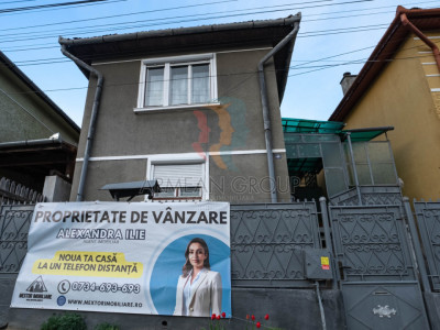 Casă 3 camere, de vânzare